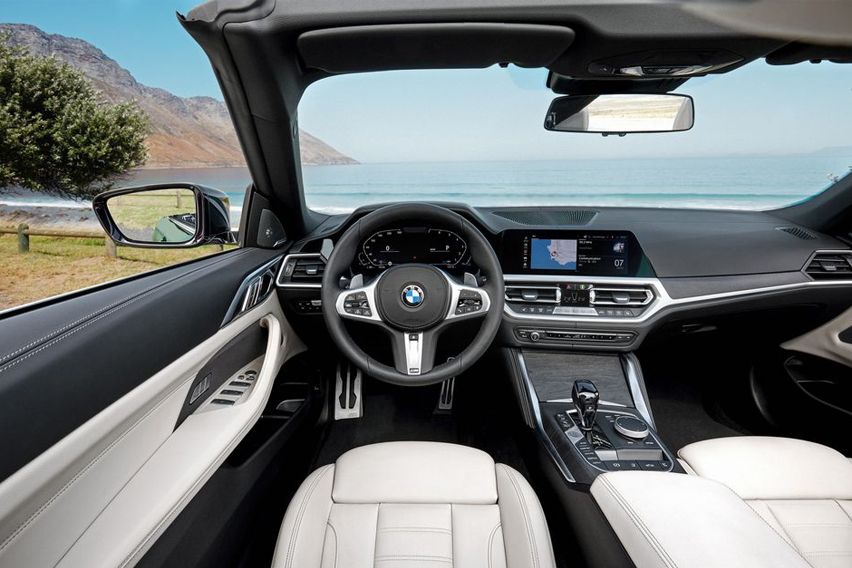 2021 BMW 4 Series Convertible cabin