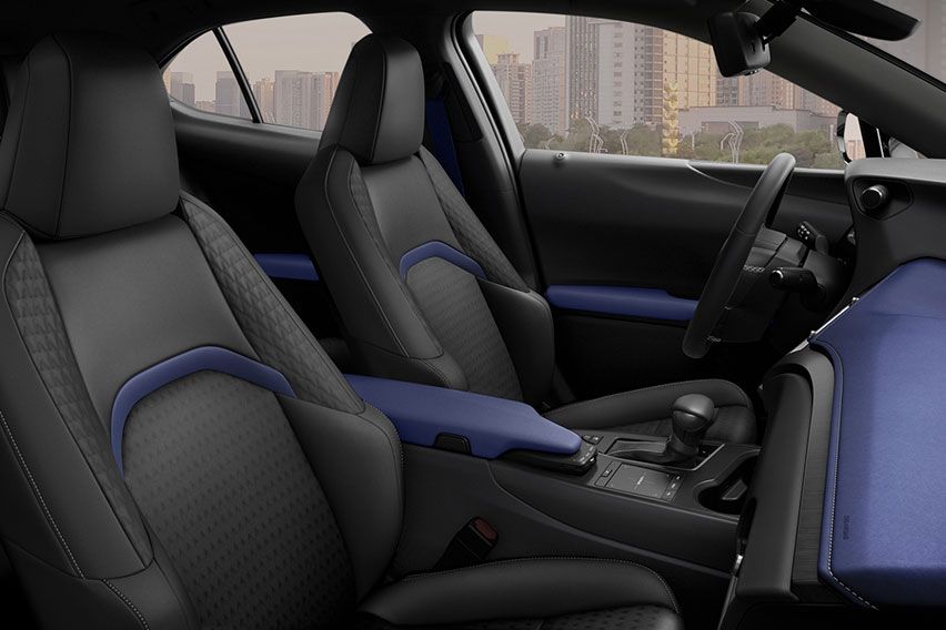 Lexus UX 250h Black Line Edition interior