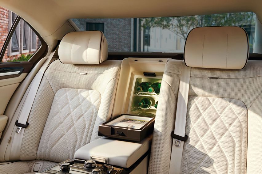 2021 VW Phideon rear seat