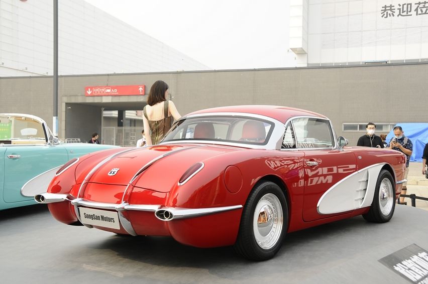 Mobil Cina mirip Corvette