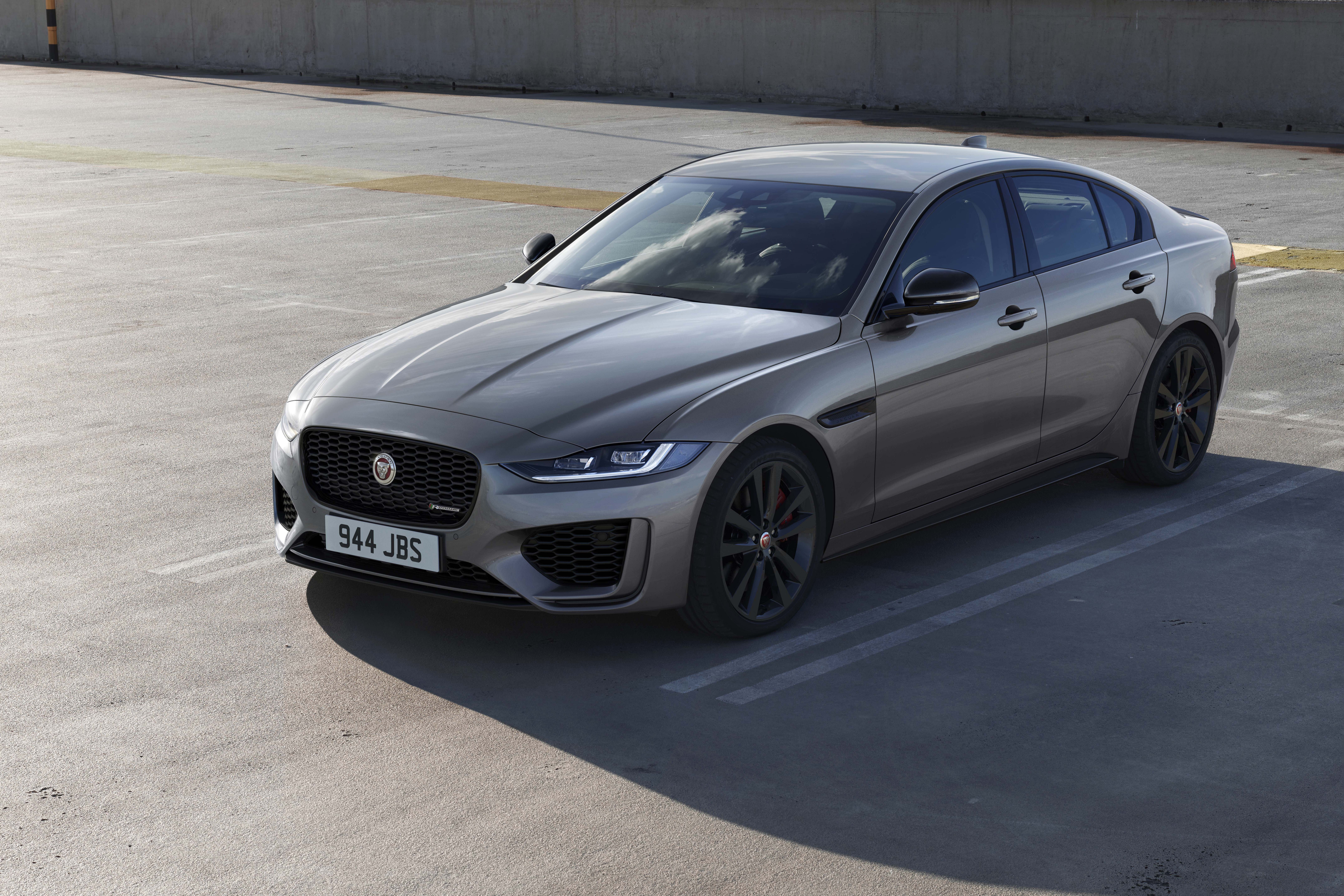 New-Jaguar-XE-body-photo-1