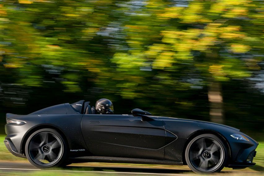 Aston Martin V12 Speedster
