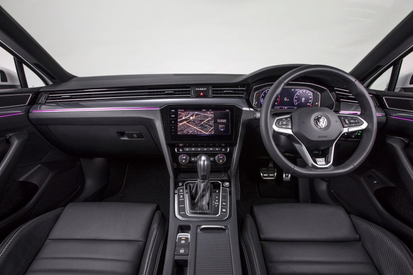 Volkswagen Passat R-Line cabin