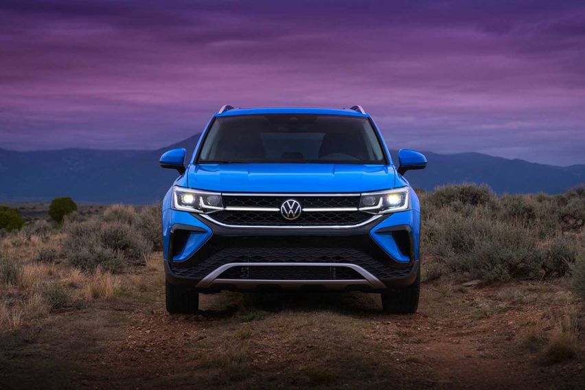 2022 Volkswagen Taos front