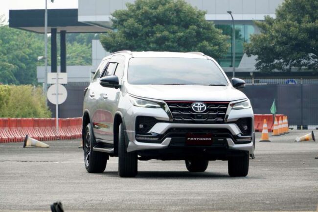 2020/10/Toyota-Fortuner-2020-Launch7.jpg