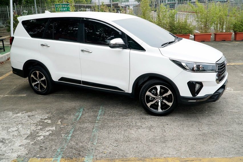 Toyota Kijang Innova Venturer