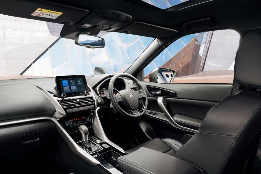 Mitsubishi Eclipse Cross cabin