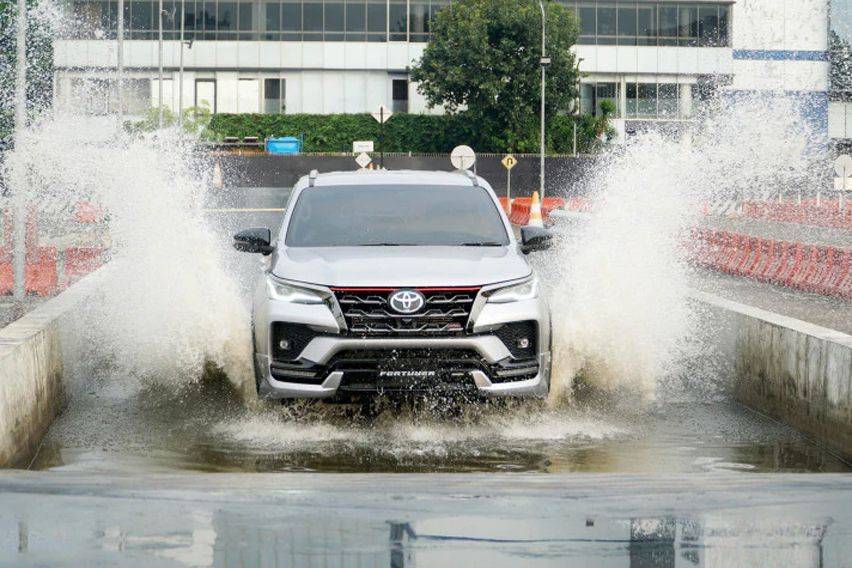 Check out the butch-looking 2020 Toyota Fortuner TRD trim