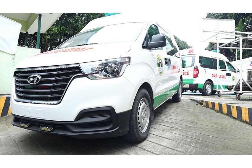 Hyundai Starex Cargo ambulance units turned over to DOH Mimaropa