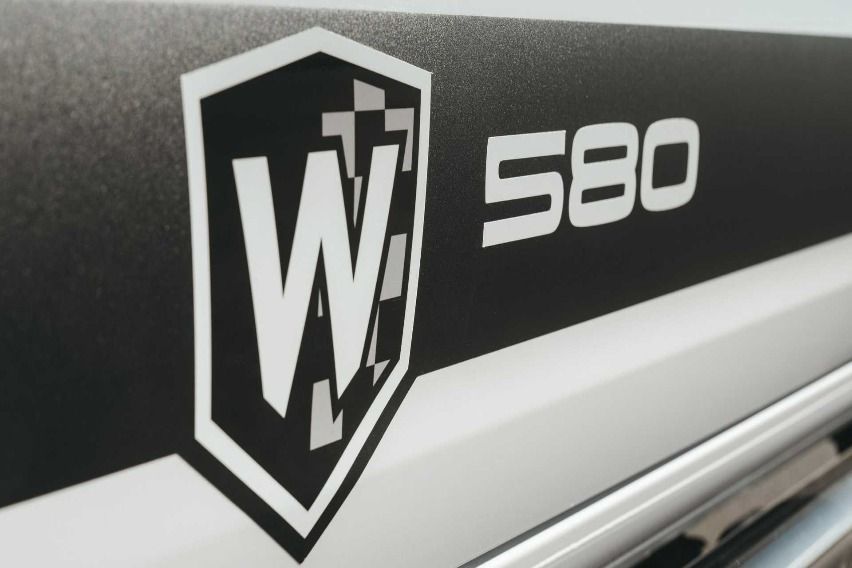 VW Amarok W580 badge