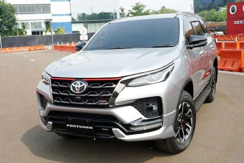 Toyota Fortuner TRD Sportivo front