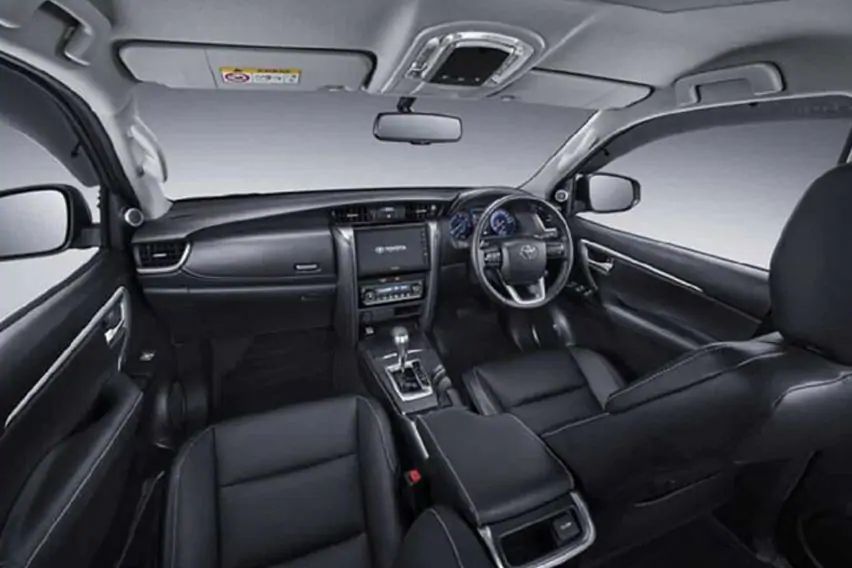 Toyota Fortuner TRD Sportivo  cabin
