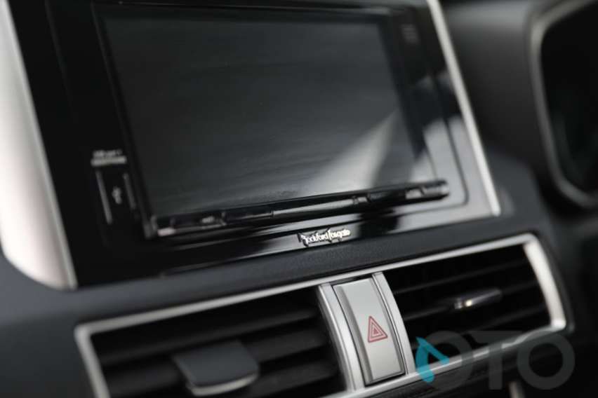 head unit Mitsubishi Xpander Cross Rockford Fosgate Black Edition