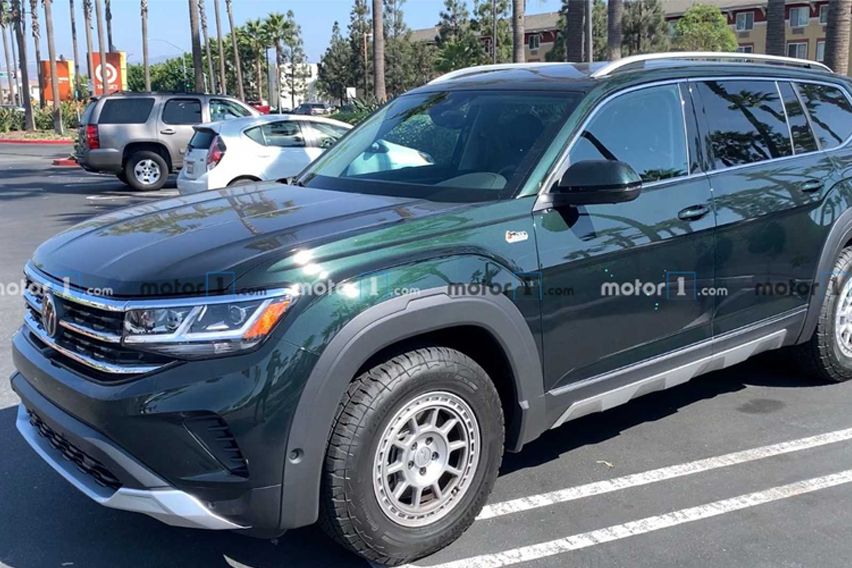 2021 VW Atlas with Basecamp package clicked in California 