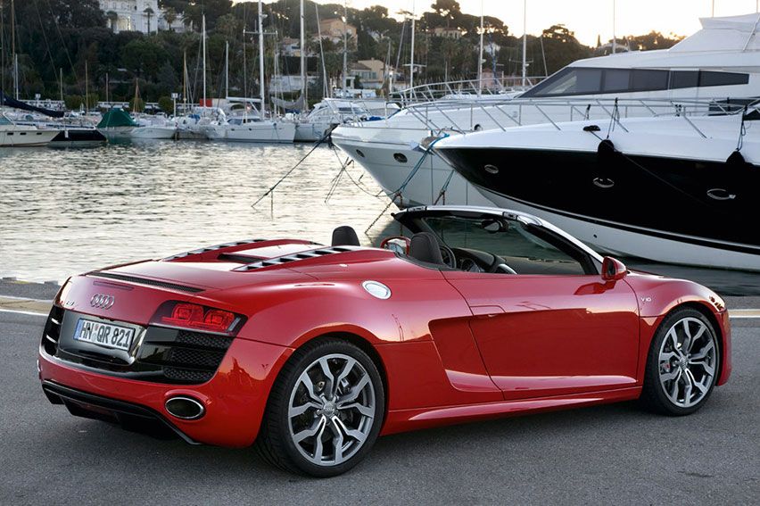 Audi R8 Spyder 2011