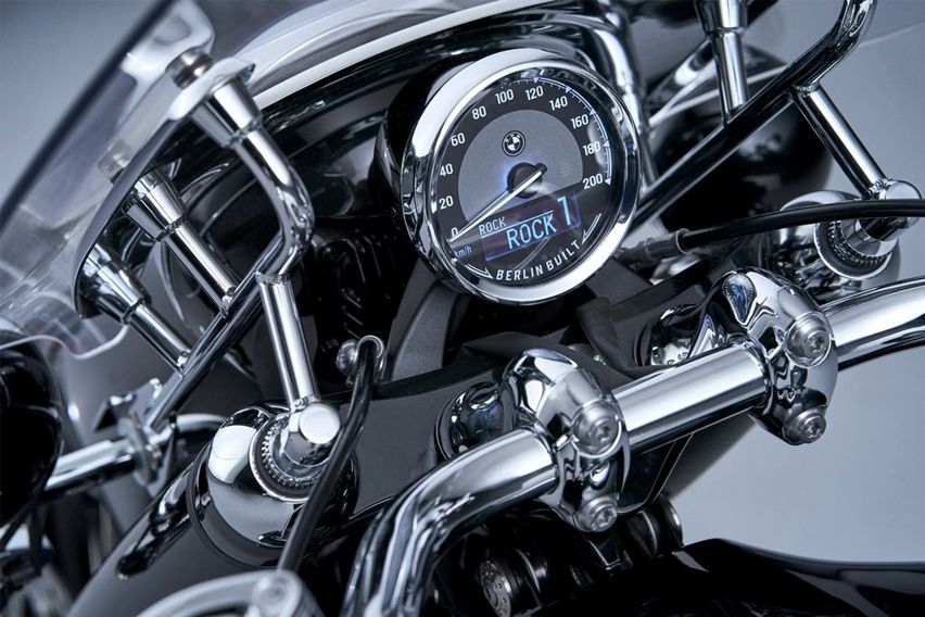 2021 BMW R18 Classic side