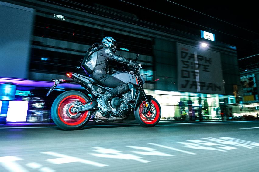 2021 Yamaha MT-09 side