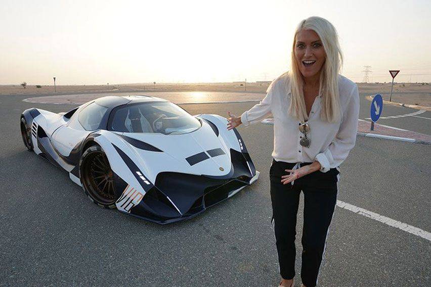 Supercar Blondie, Dari Kandang Sapi Hingga Terkenal di Media Sosial 