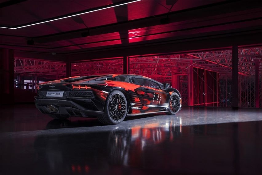 Lamborghini Aventador S engine