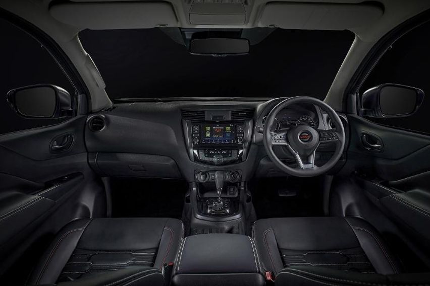 Nissan Navara facelift interior
