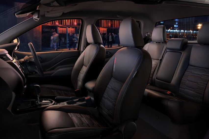 Nissan Navara facelift cabin