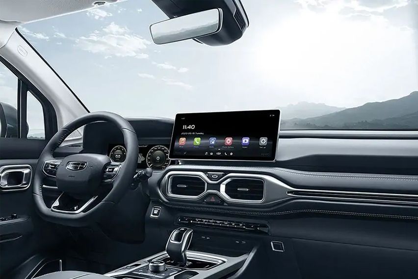 Geely Okavango SUV interior