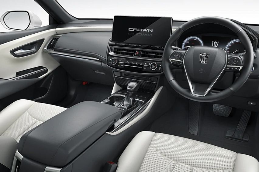2021 Toyota Crown cabin