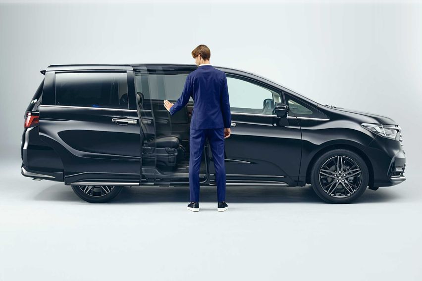 2020 Honda Odyssey side profile