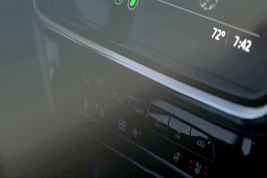 2022 Bolt EUV dash layout