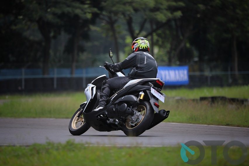 test ride Yamaha Aerox connected