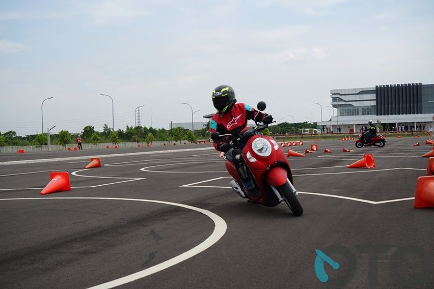 test ride all new Honda Scoopy