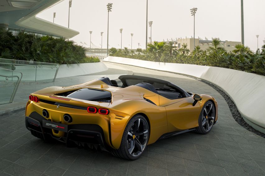 Ferrari SF90 Spider rear