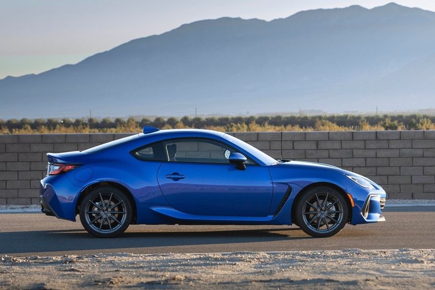 Subaru-BRZ-2022-