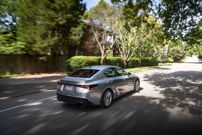 2021-Lexus-IS-300-rear