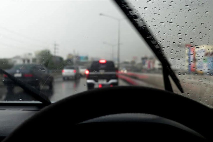 7 Hal yang Tidak Boleh Dilakukan Saat Berkendara di Musim Hujan