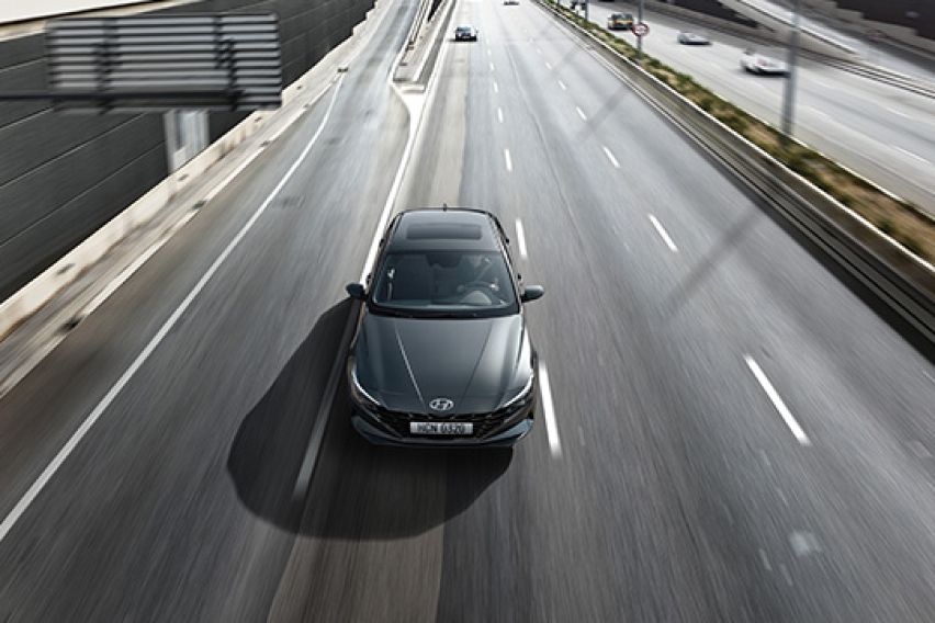 Hyundai Elantra front