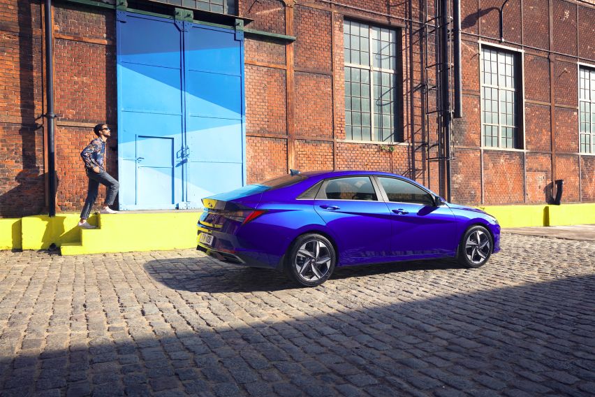 2021 Hyundai Elantra side