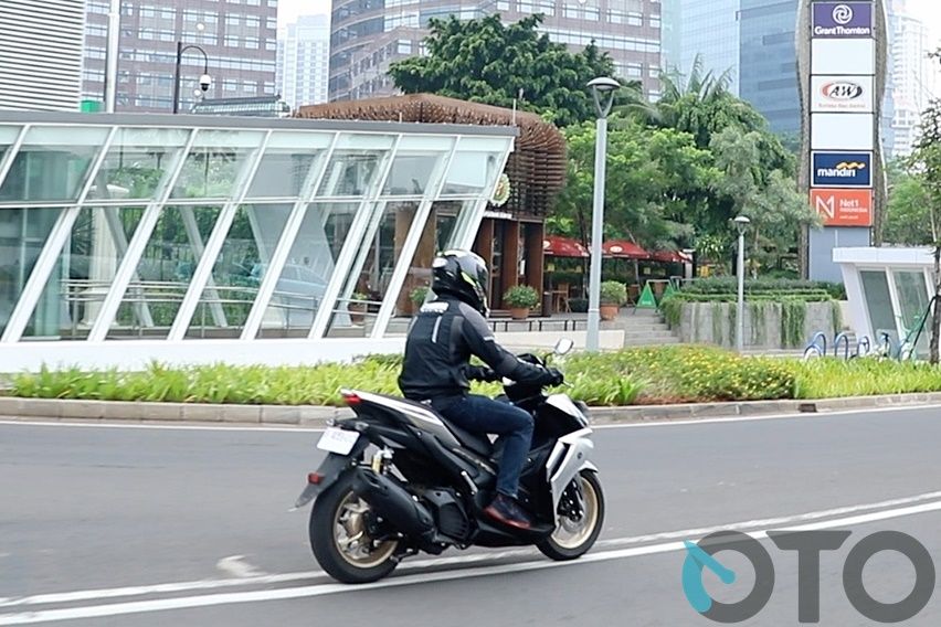 Test ride Yamaha Aerox Connected ABS