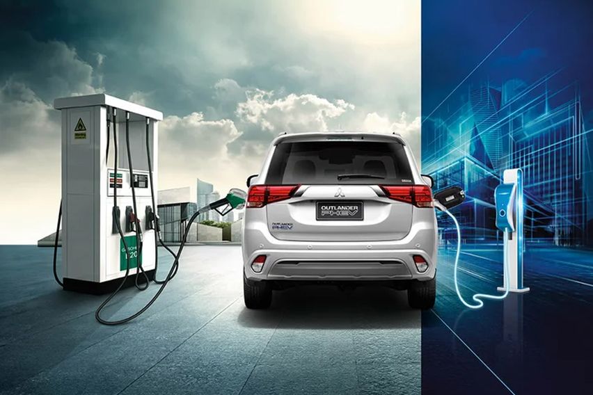 Mitsubishi Outlander PHEV rear