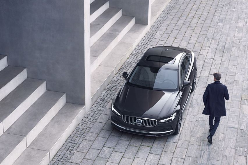 2021 Volvo S90 Recharge deatils