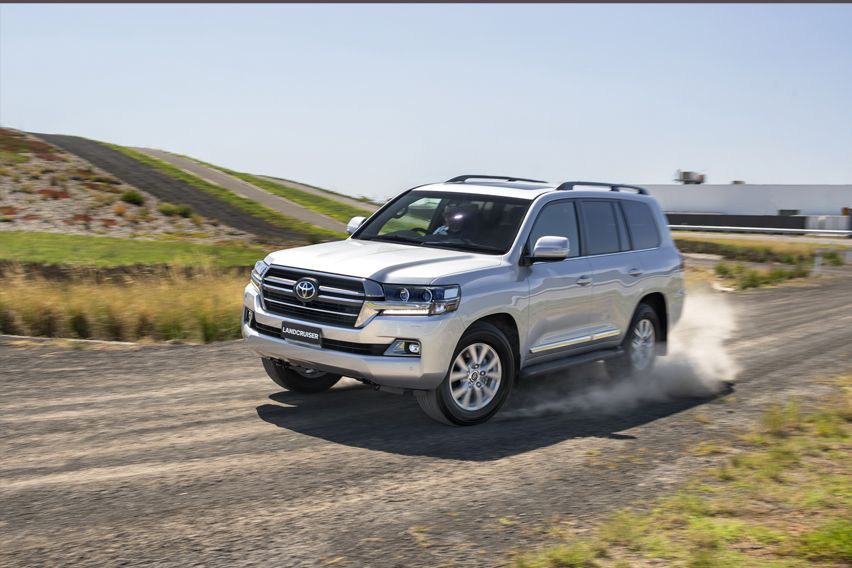 Land Cruiser Sahara Horizon front