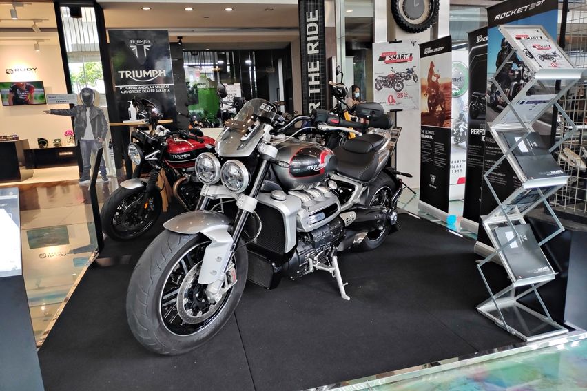 Triumph IIMS Motobike Hybrid Show 2020