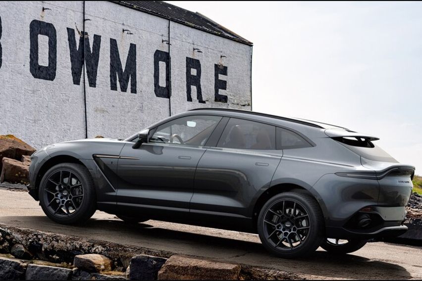Aston Martin DBX Bowmore Edition rear