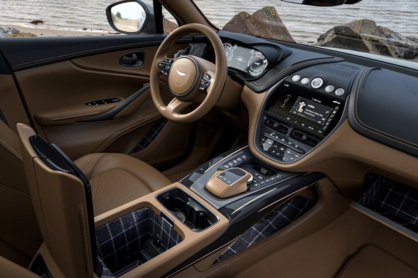 Aston Martin DBX Bowmore Edition cabin