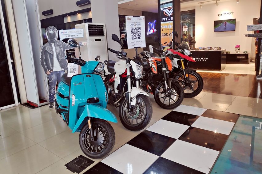 Lelang motor IIMS Motobike Hybrid Show 2020