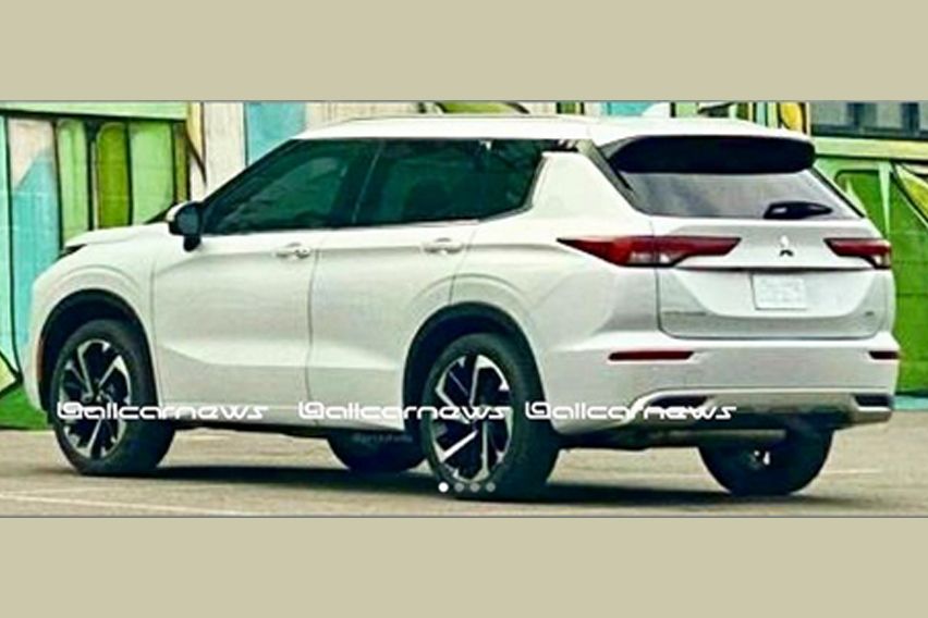 2021 Mitsubishi Outlander rear
