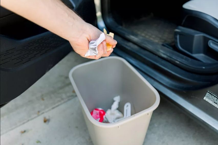 Sampah di mobil