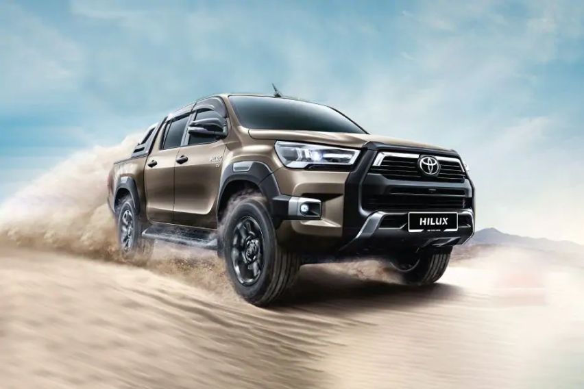 Toyota Hilux front