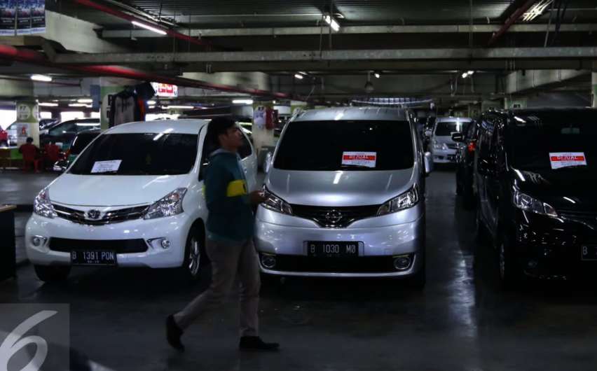 pasar mobil bekas WTC Mangga Dua