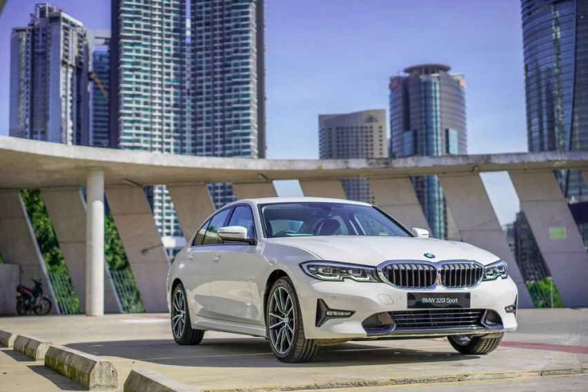 2020 BMW 320 Sport front